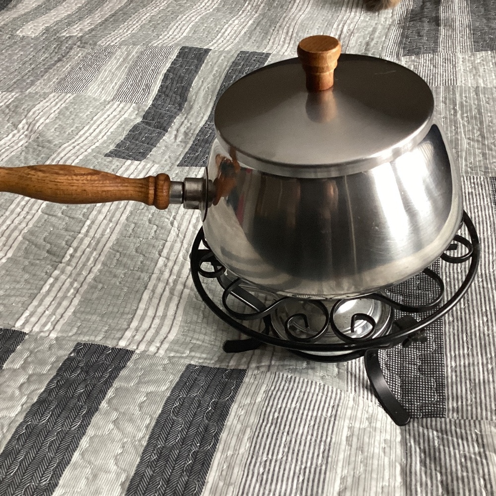 VINTAGE STAINLESS STEEL FONDUE POT WITH STAND & BURNER